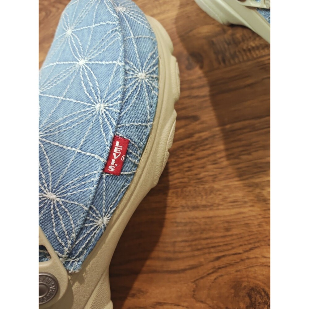 Crocs X Levis All-Terrain Clogs Light Wash Denim Men's 8 - Women's 10 Unisex - Picture 3 of 10